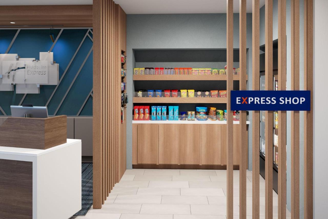 Express & By Ihg Hotel 3*